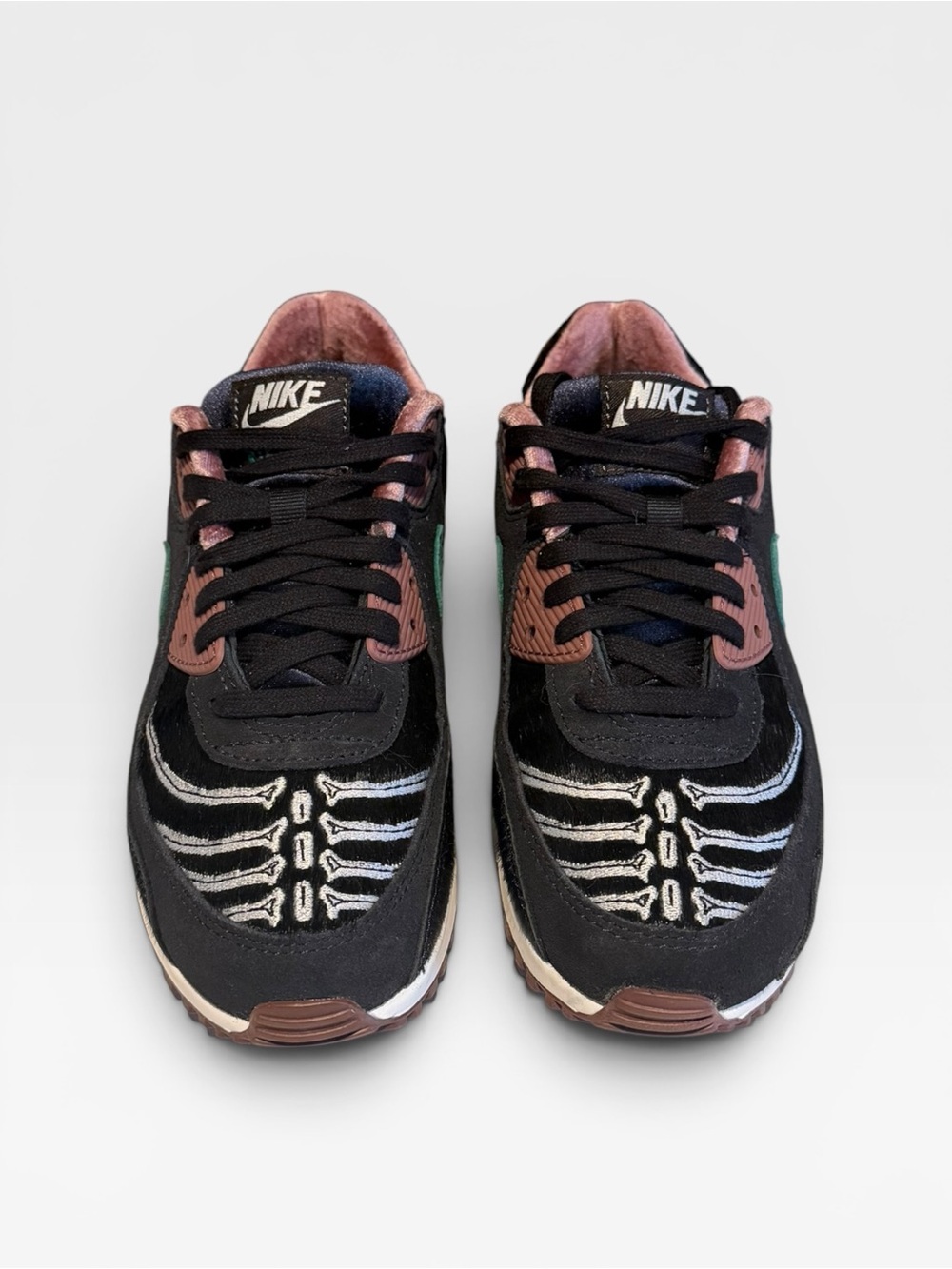 Nike Womens Air Max 90 Siempre Familia - Picture 3 of 5